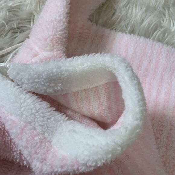 Triboro Infant baby body suit hooded catsuit pink 0-3 mos fuzzy soft 3496 - Picture 9 of 11